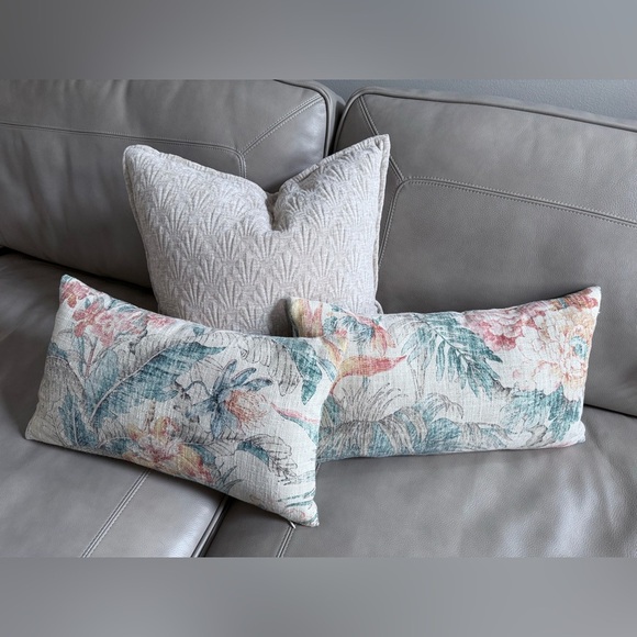 Set of 2 Tropical Lumbar Pillow Covers / 12” x 21” - Picture 4 of 5